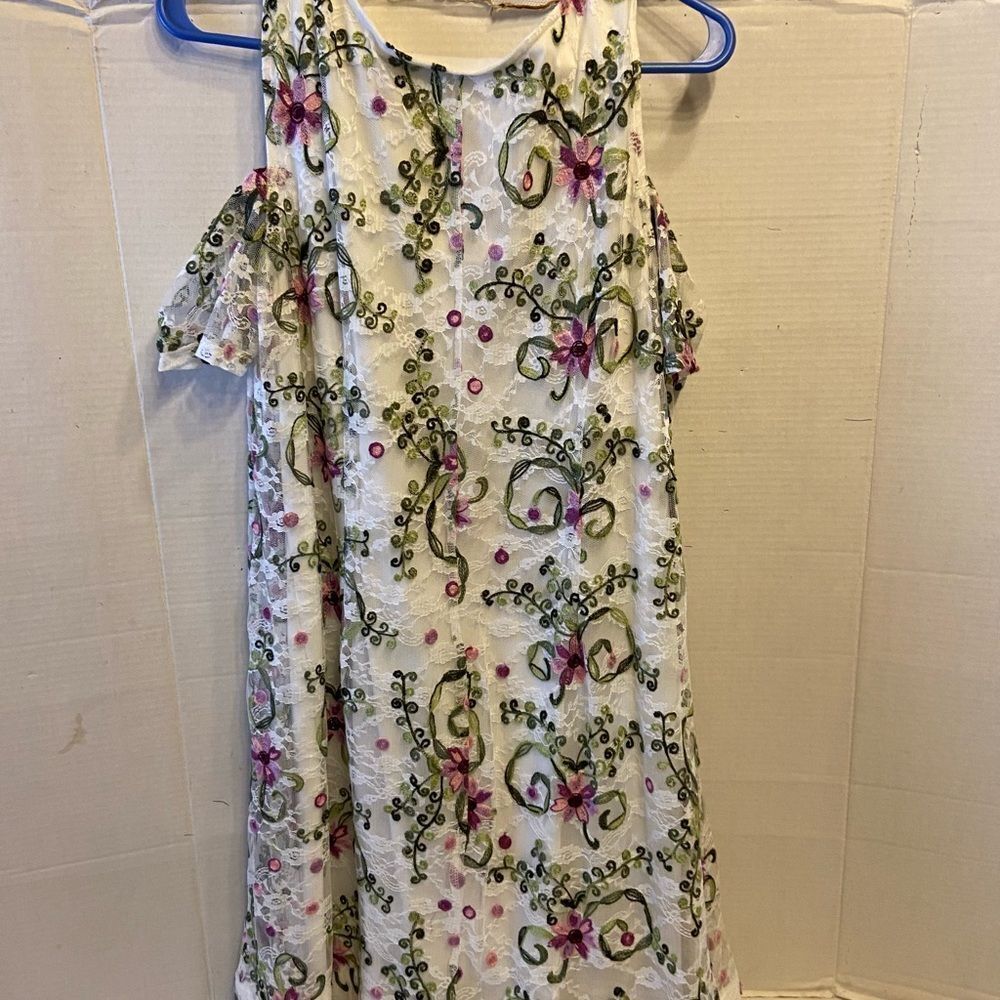 Robbie Lee signature cold shoulder M summer lace flowers dress medium‎
